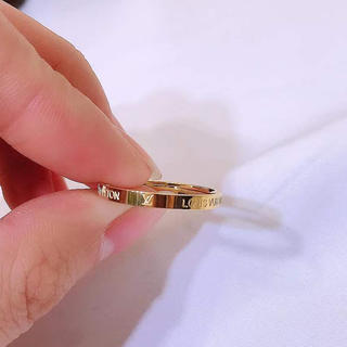 Ring 989