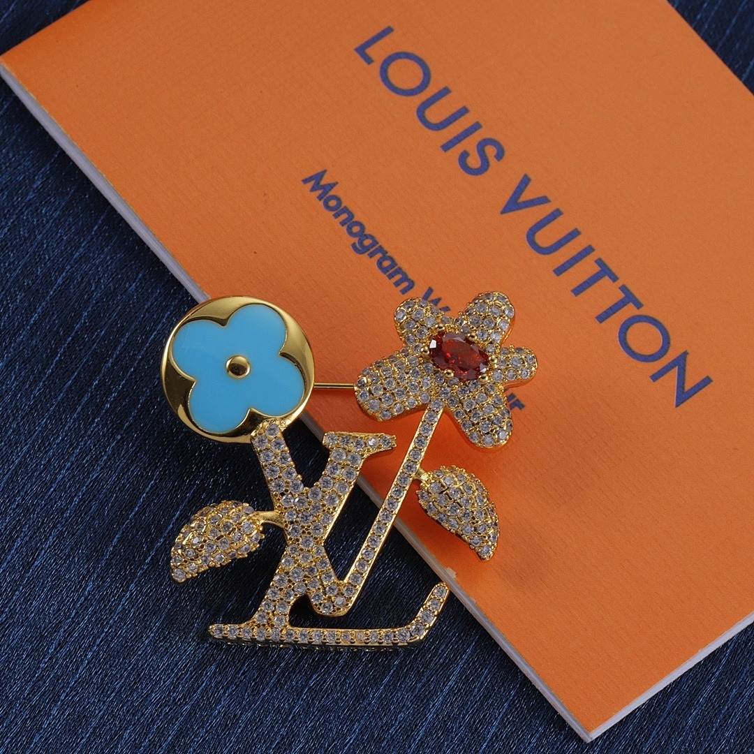 Brooch 3