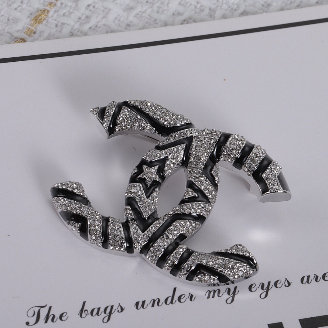Brooch 81