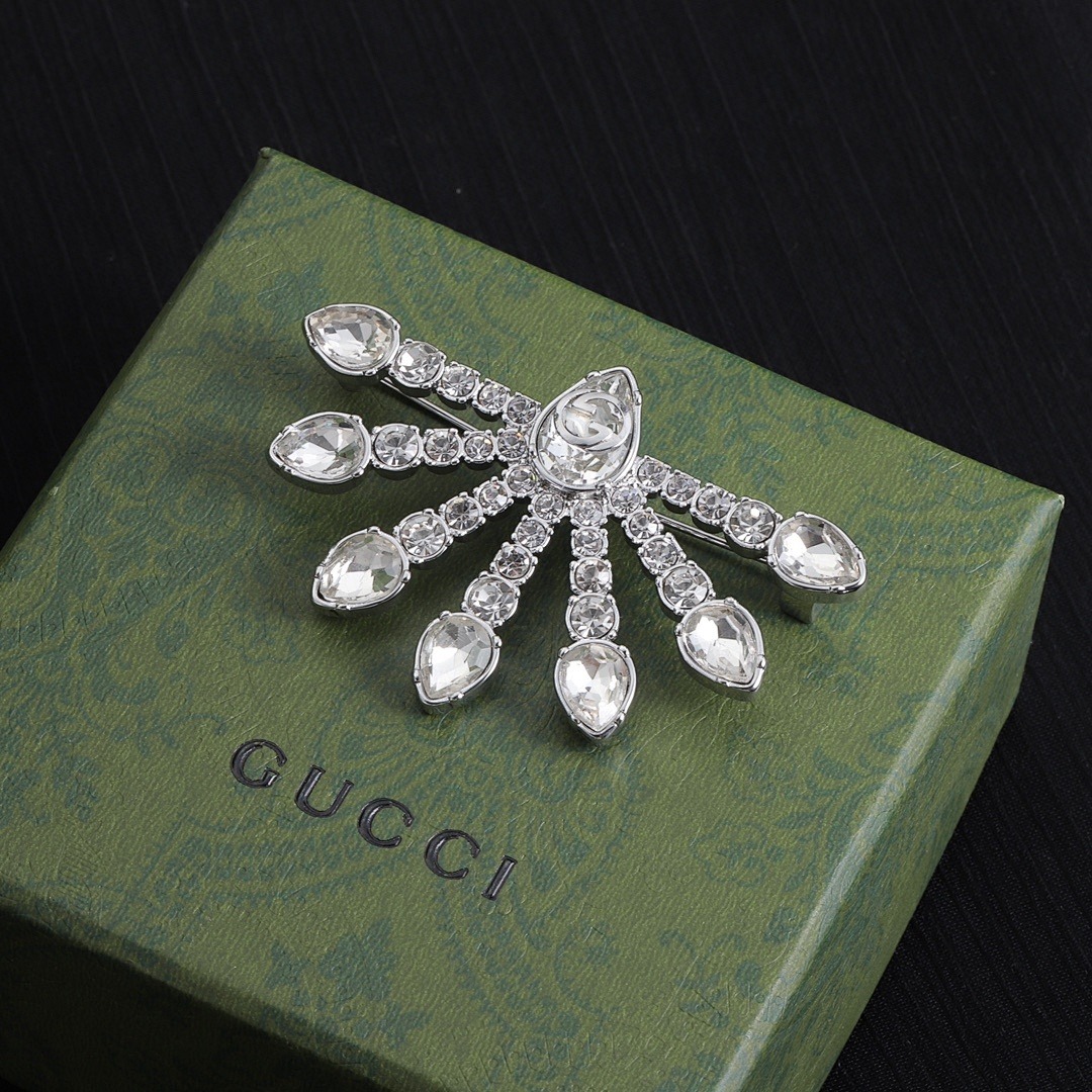 Brooch 127
