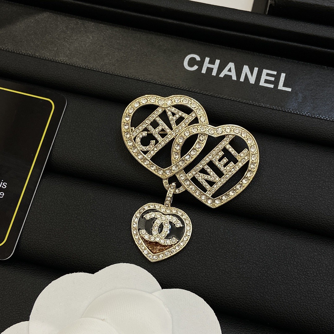 Brooch 156