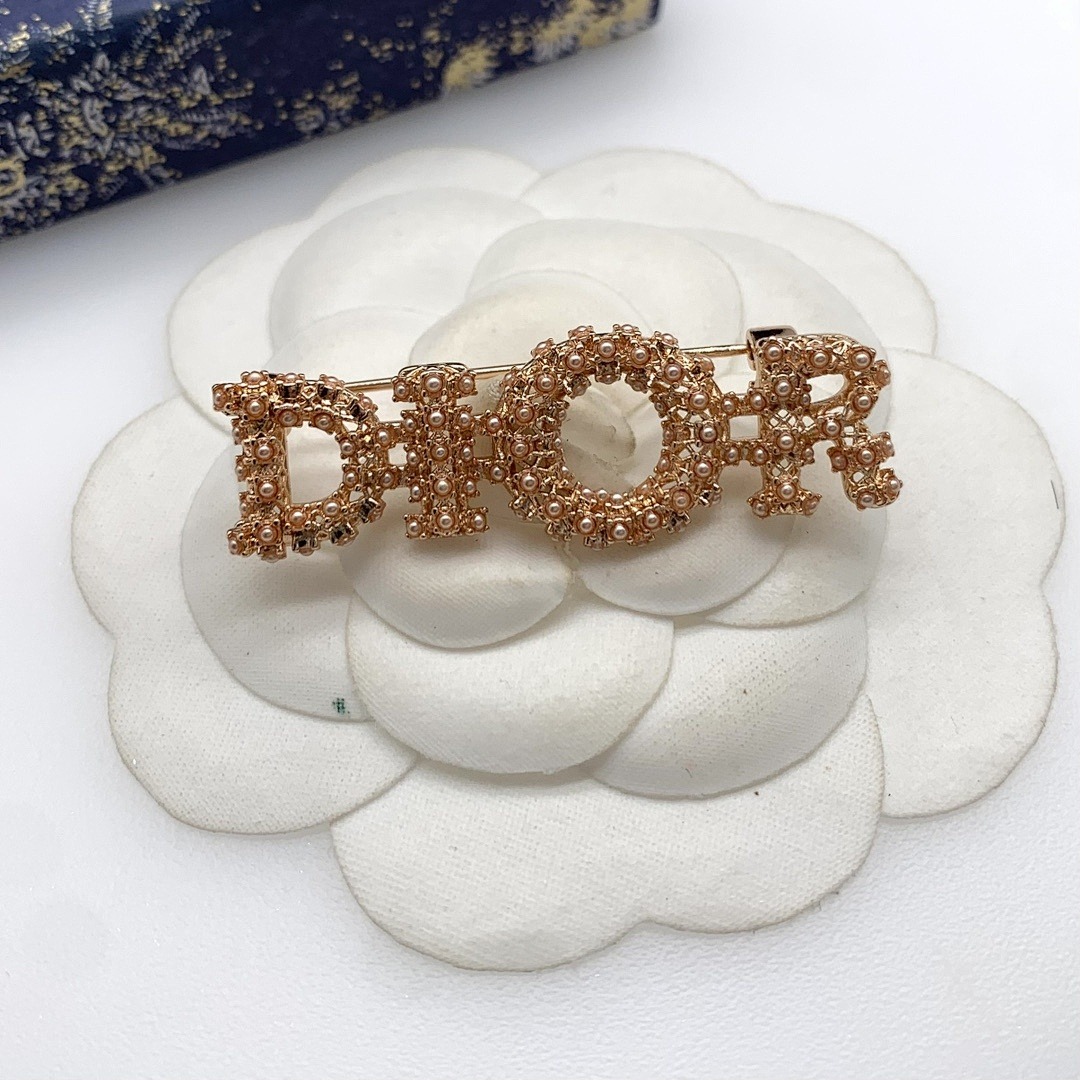 Brooch 167