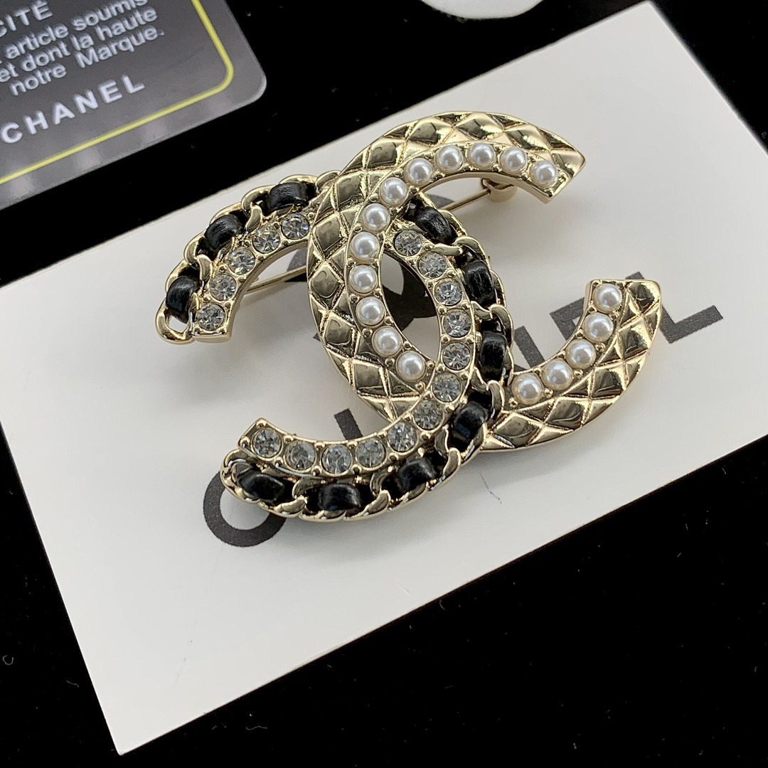 Brooch 175