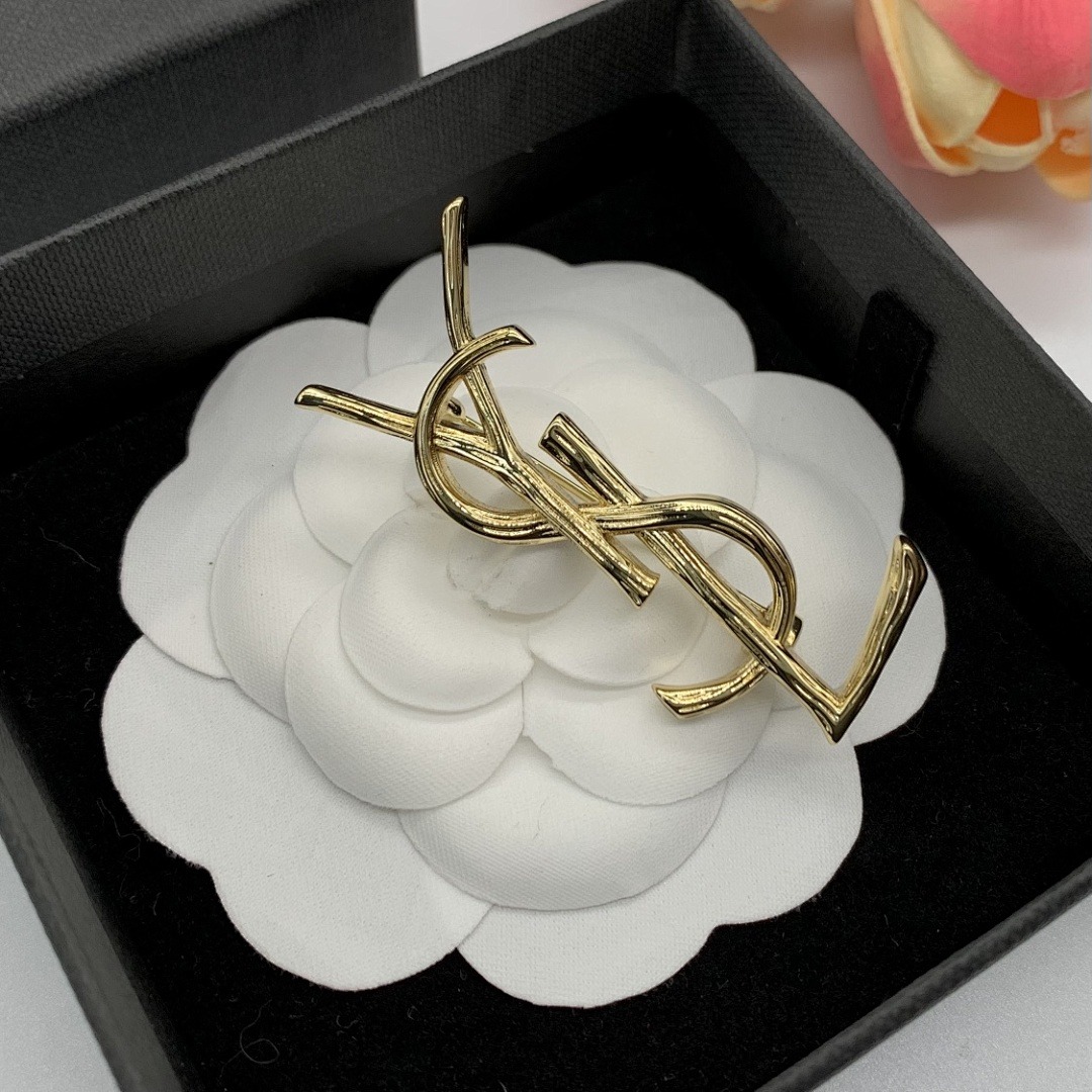 Brooch 187