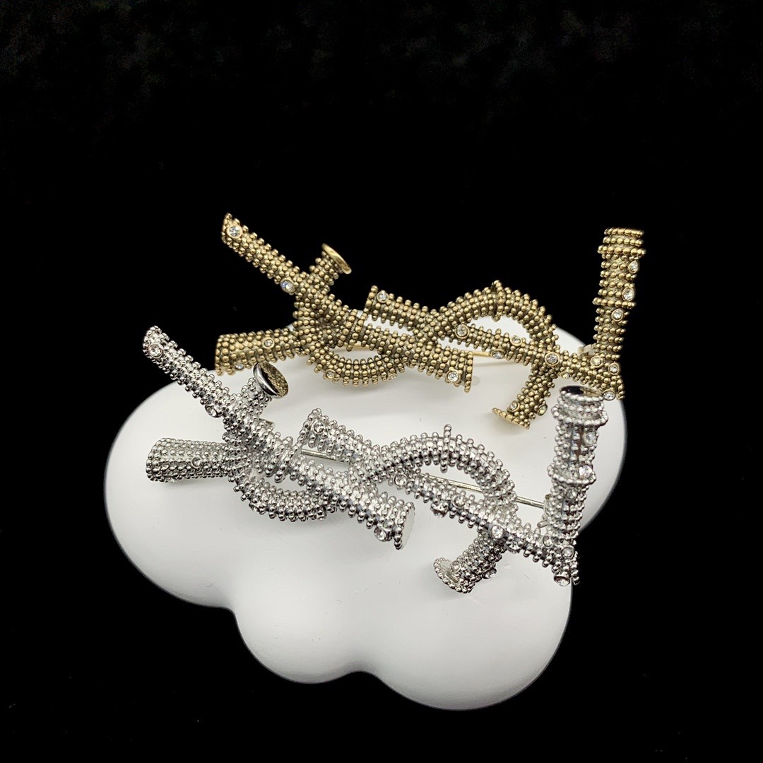 Brooch 199