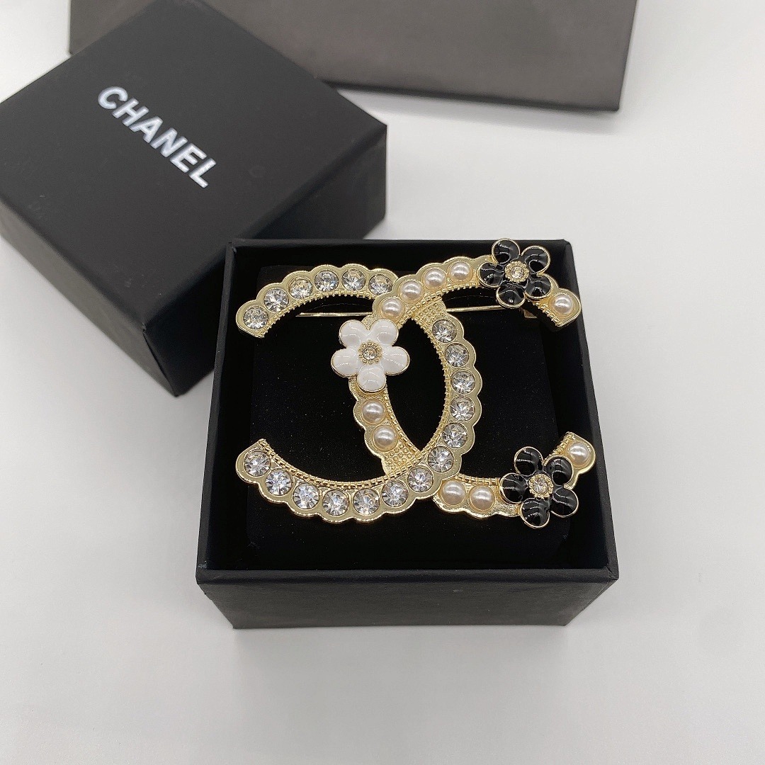 Brooch 202