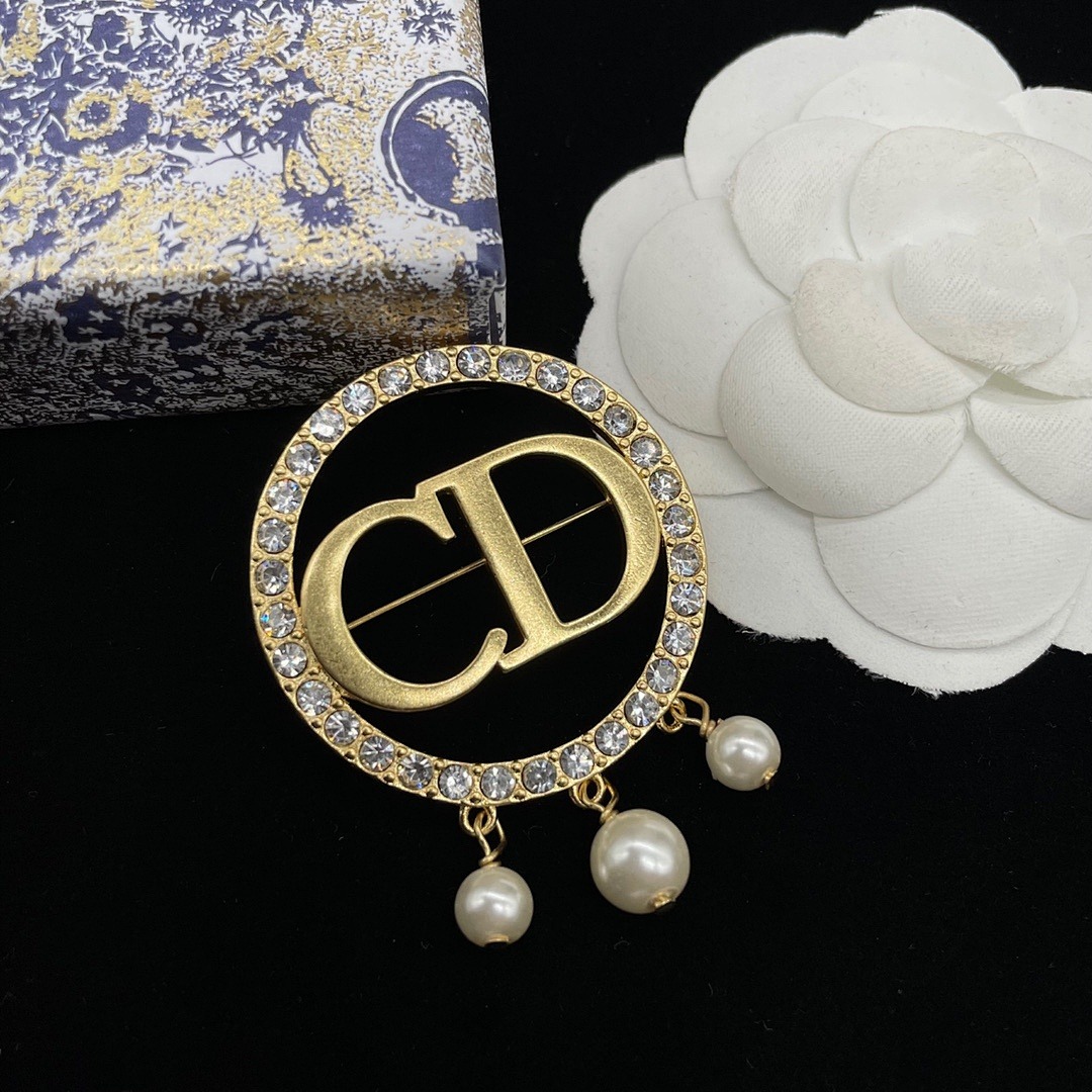 Brooch 205
