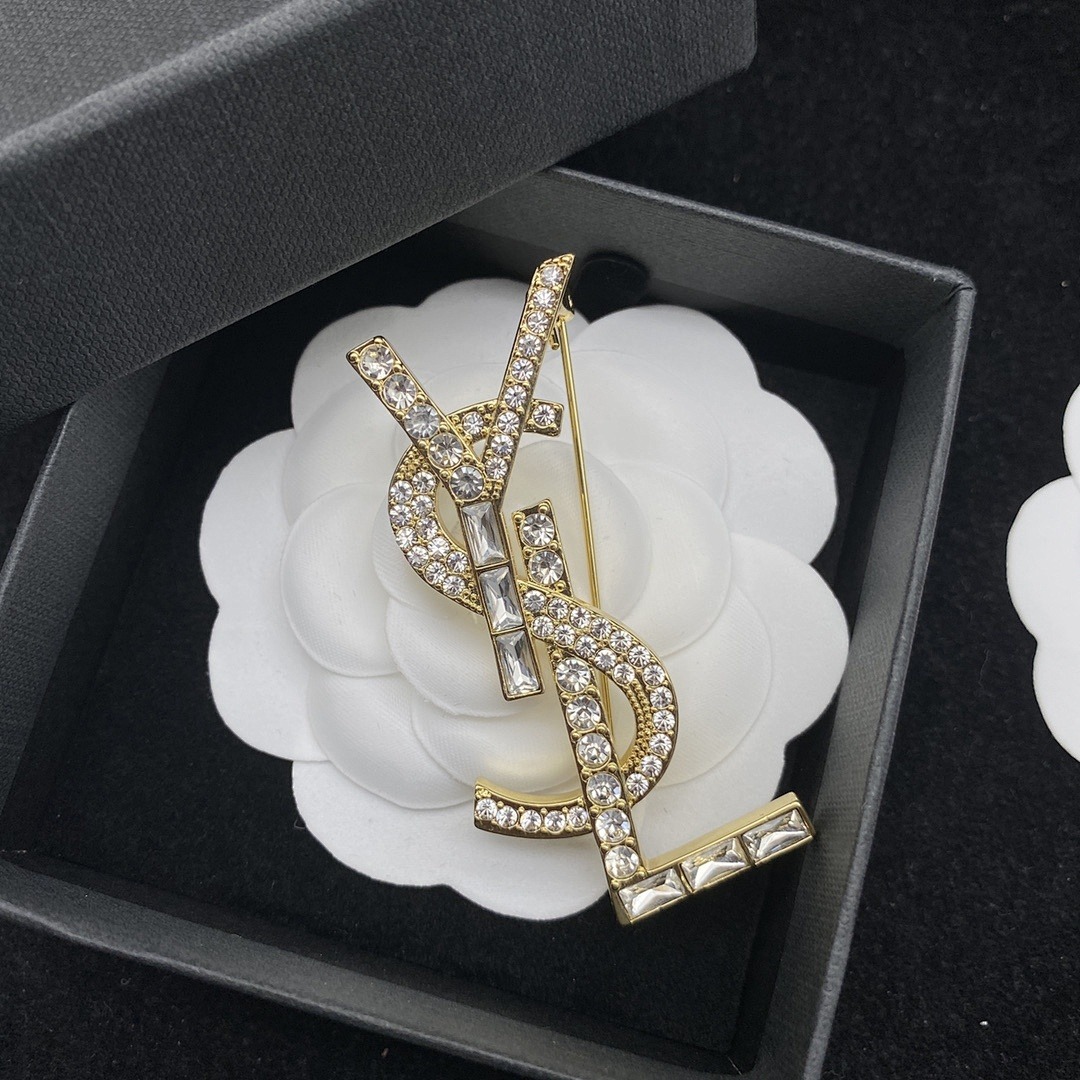 Brooch 213