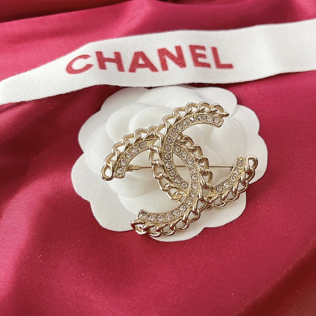 Brooch 231