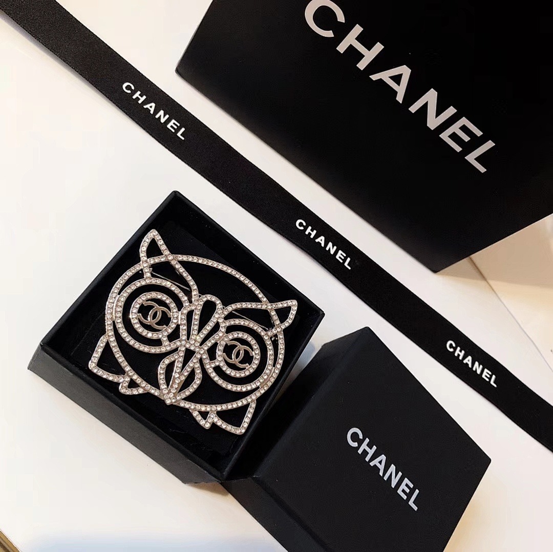 Brooch 234