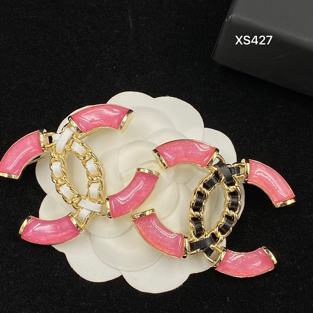 Brooch 239