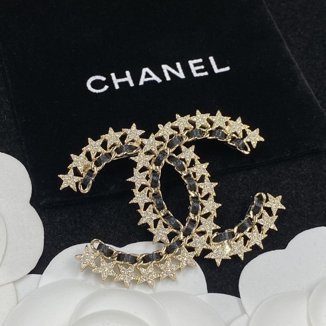 Brooch 264
