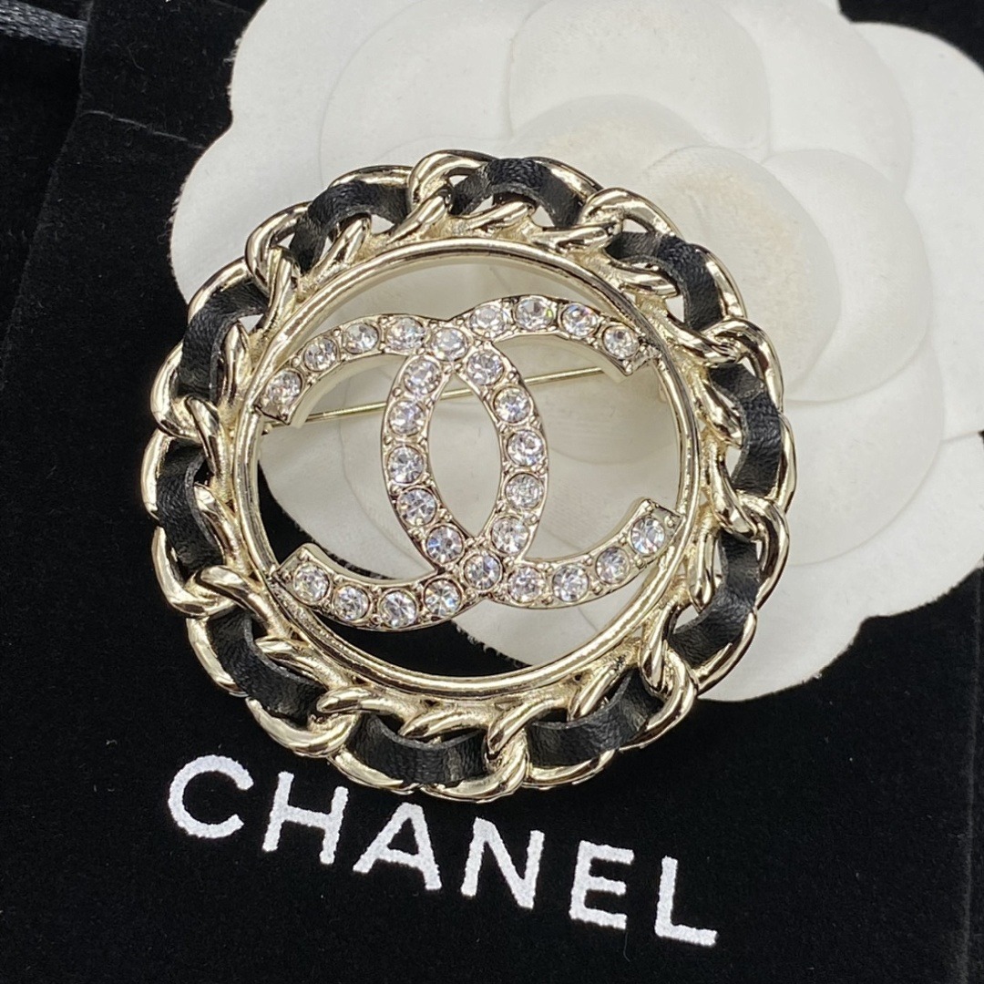 Brooch 283