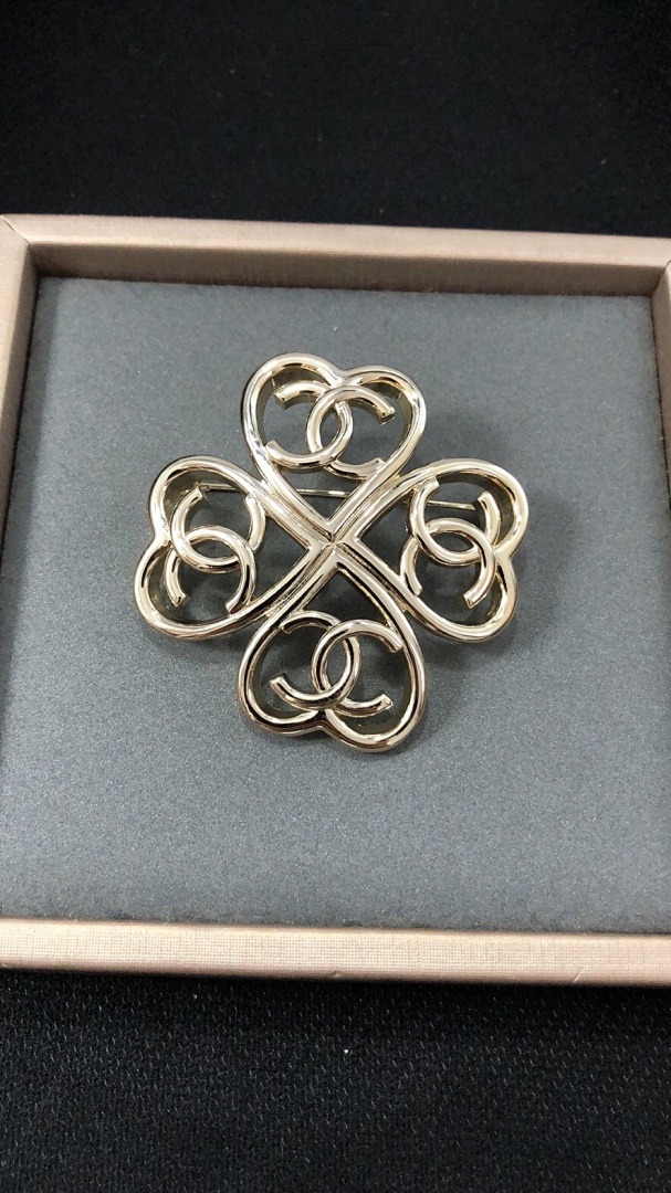 Brooch 310