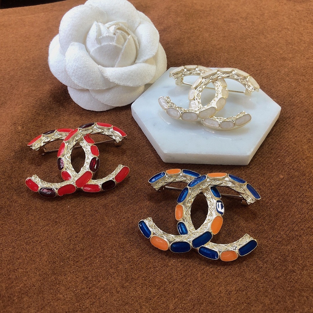 Brooch 380