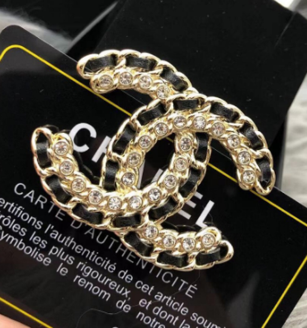 Brooch 420