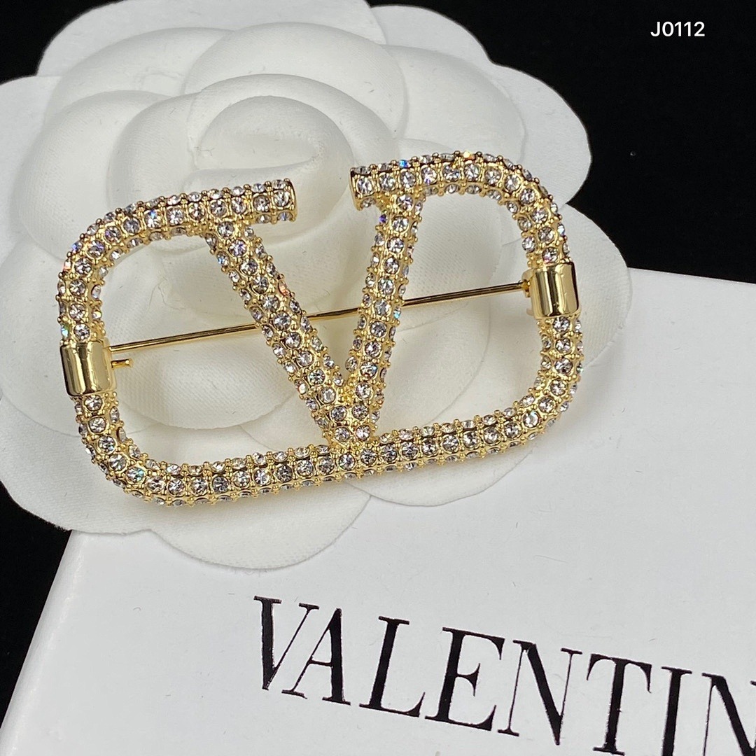 Brooch 446