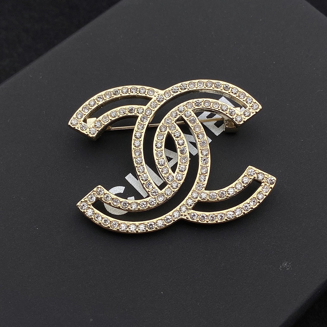Brooch 450