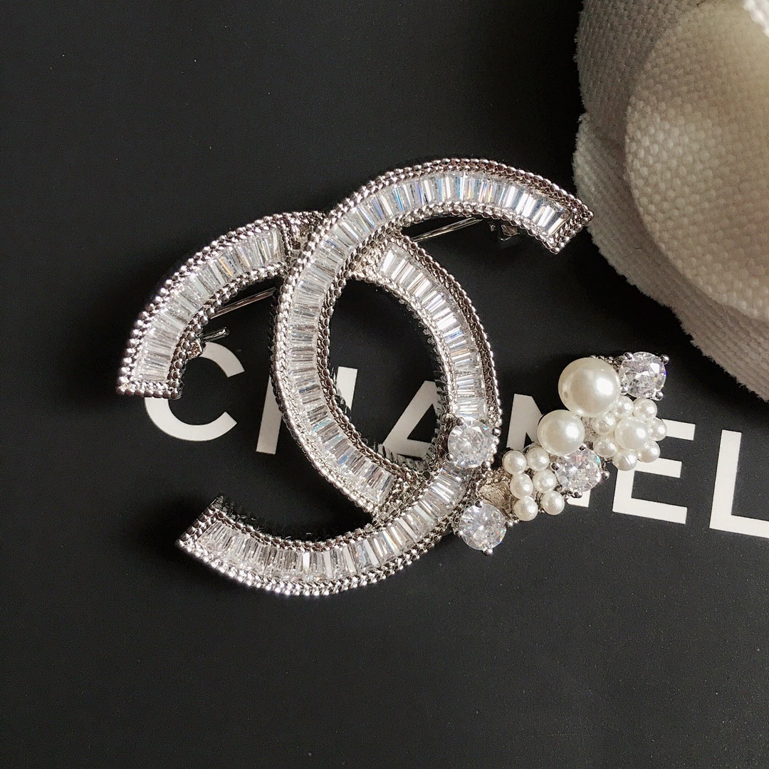 Brooch 456