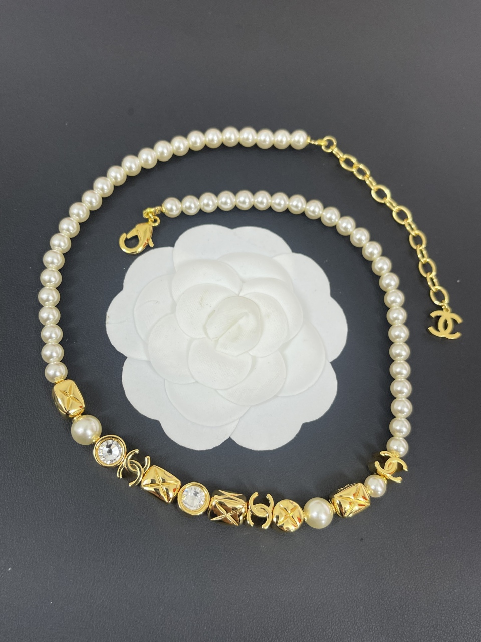 Leaf Accent Necklace