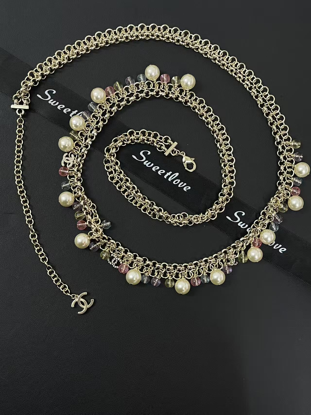 Leaf Accent Necklace