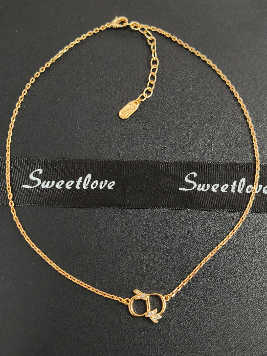 Leaf Accent Necklace