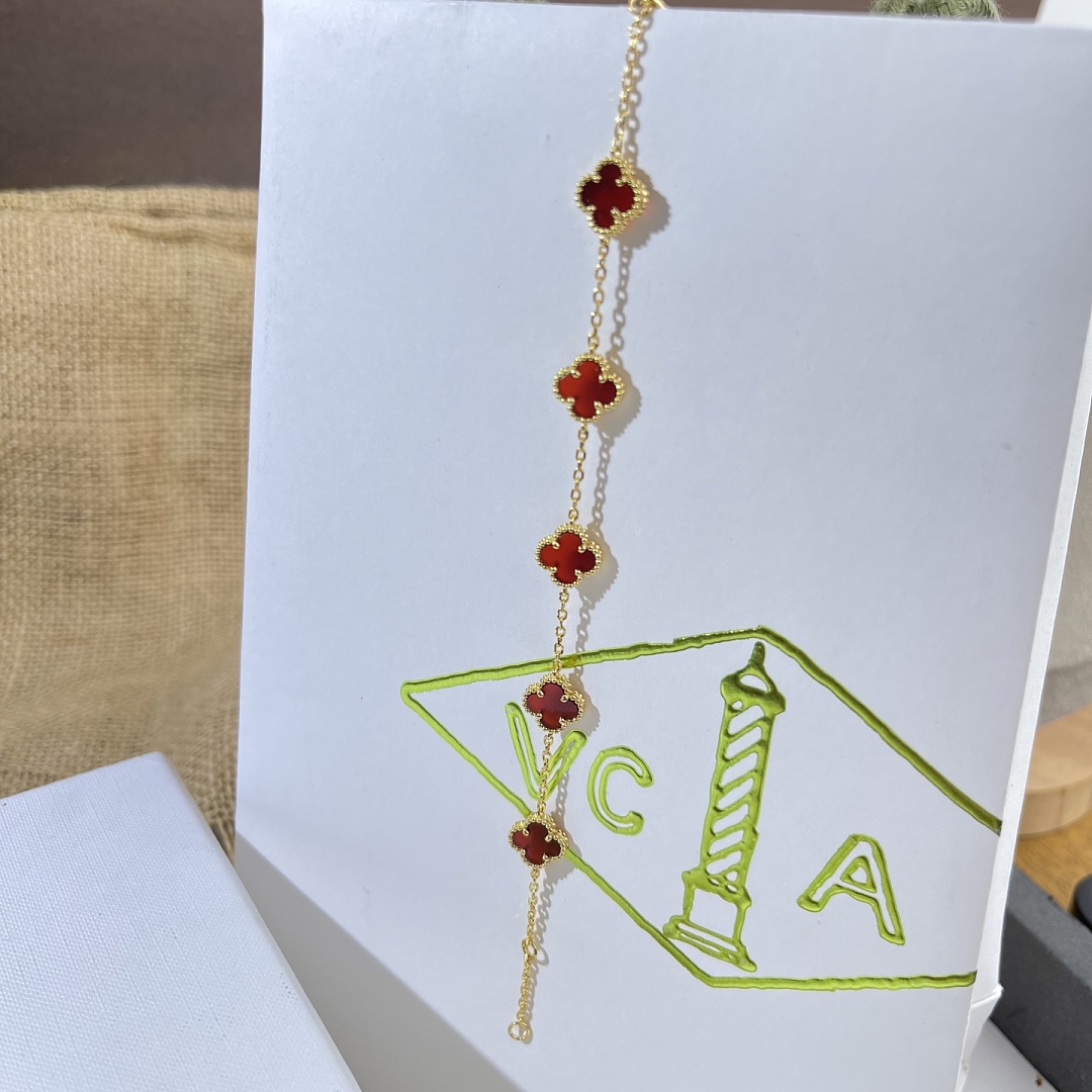 VCA Bracelet 5