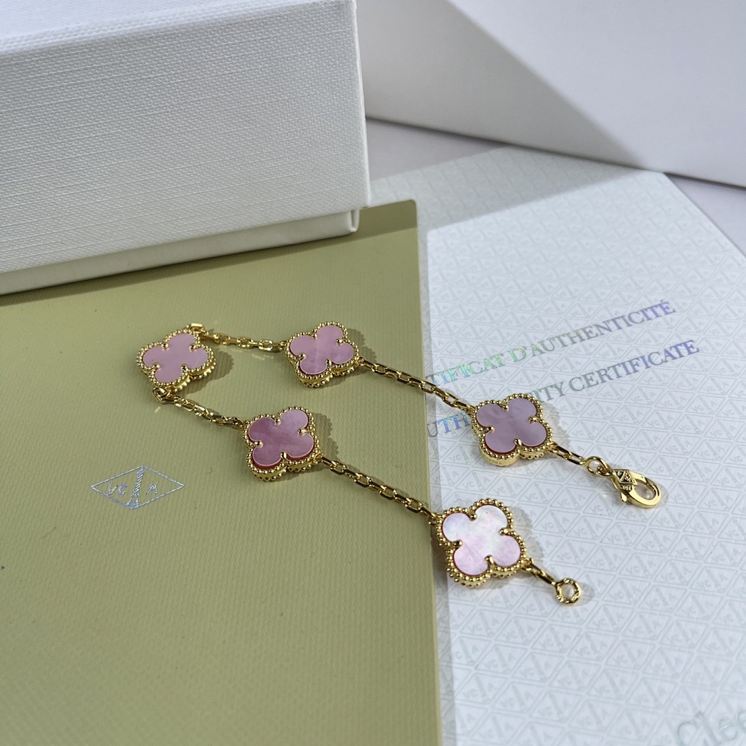 VCA Bracelet 13