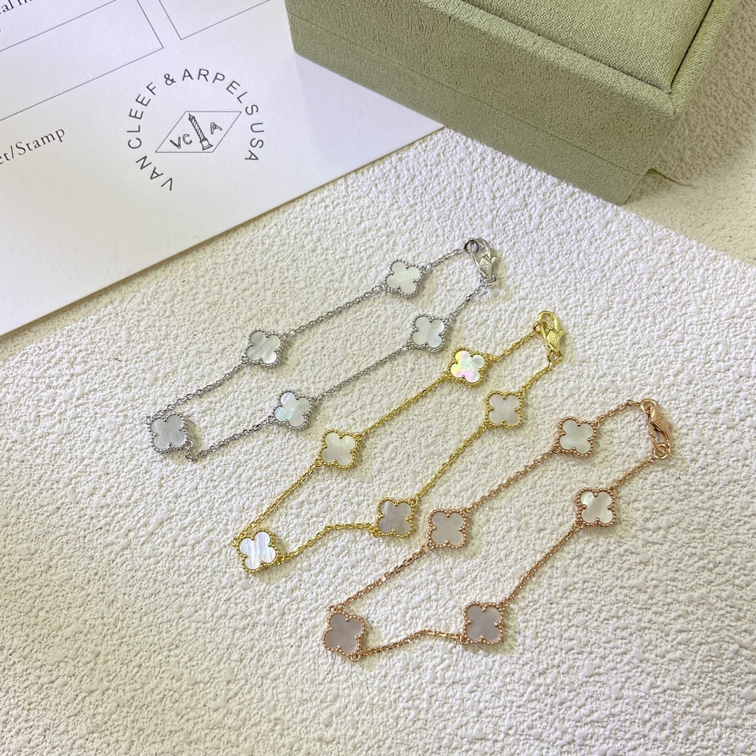 VCA Bracelet 40