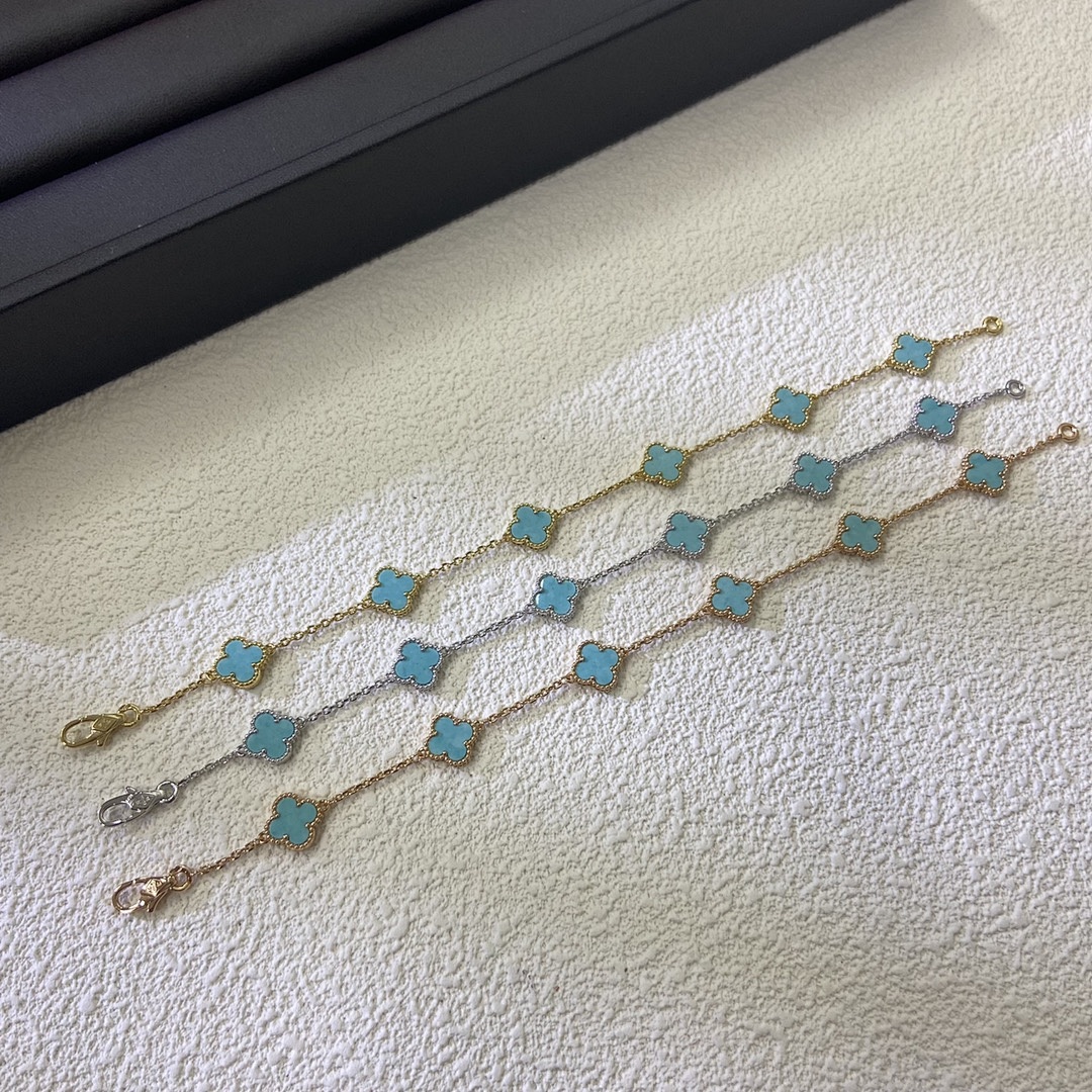 VCA Bracelet 69