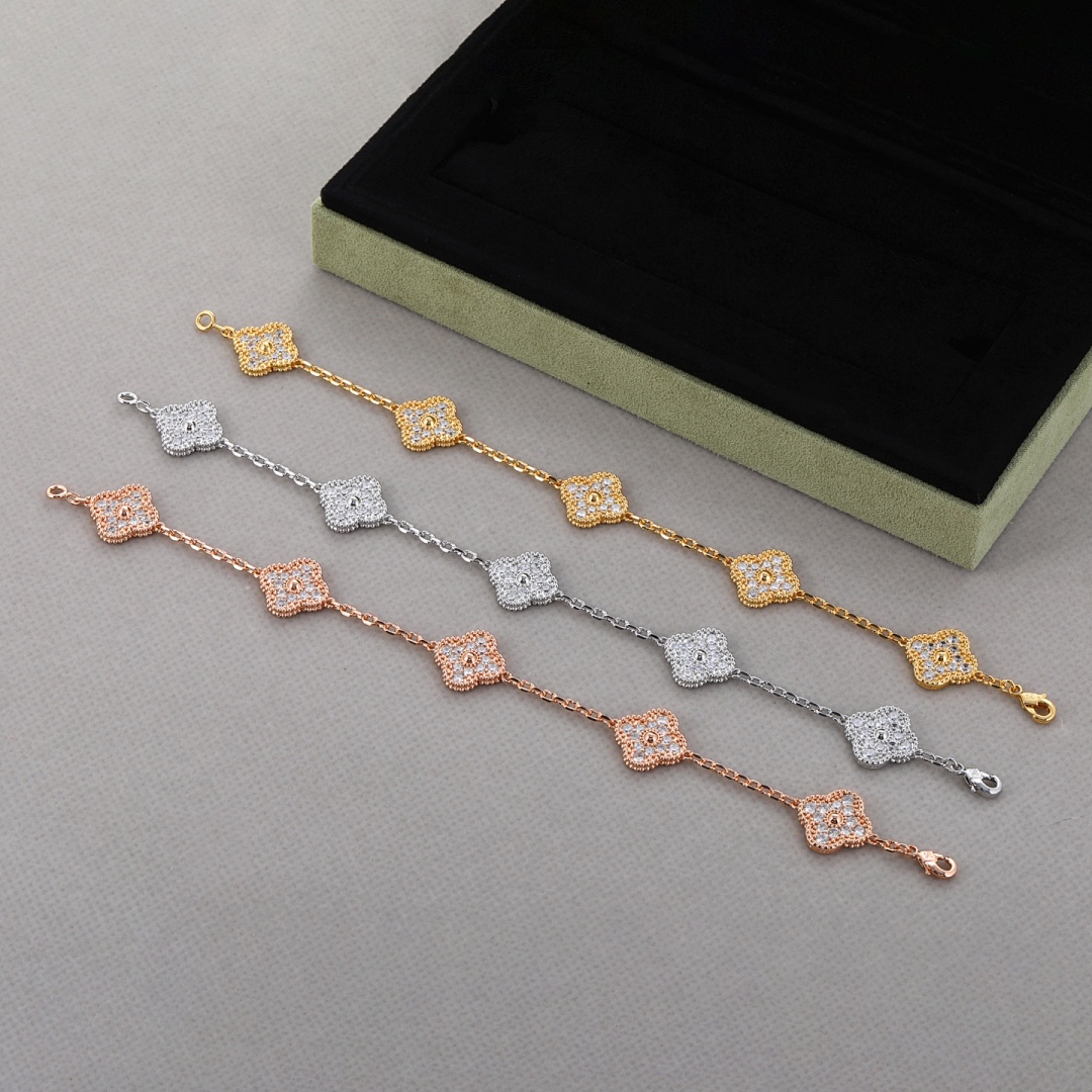VCA Bracelet 89