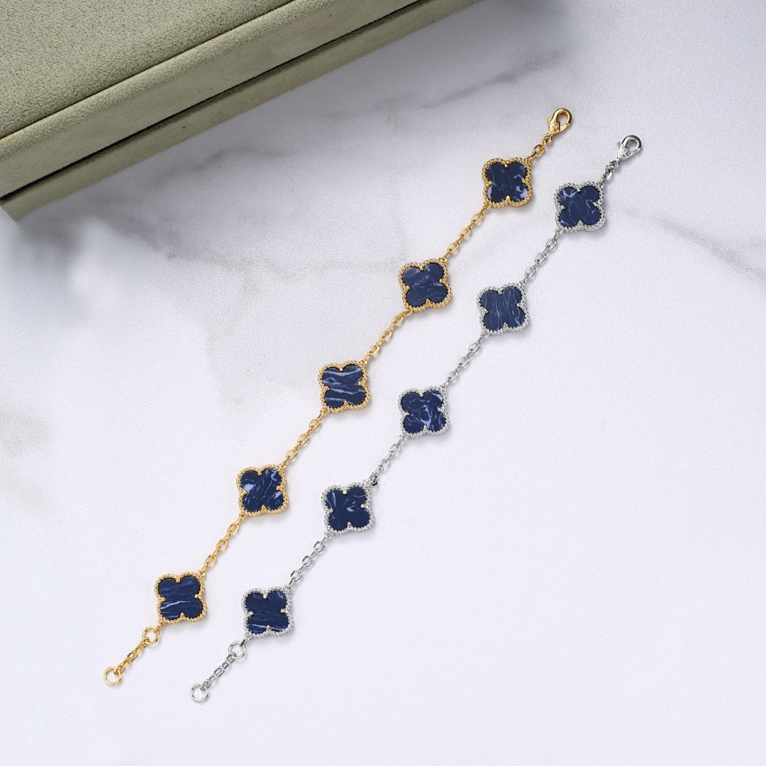 VCA Bracelet 146