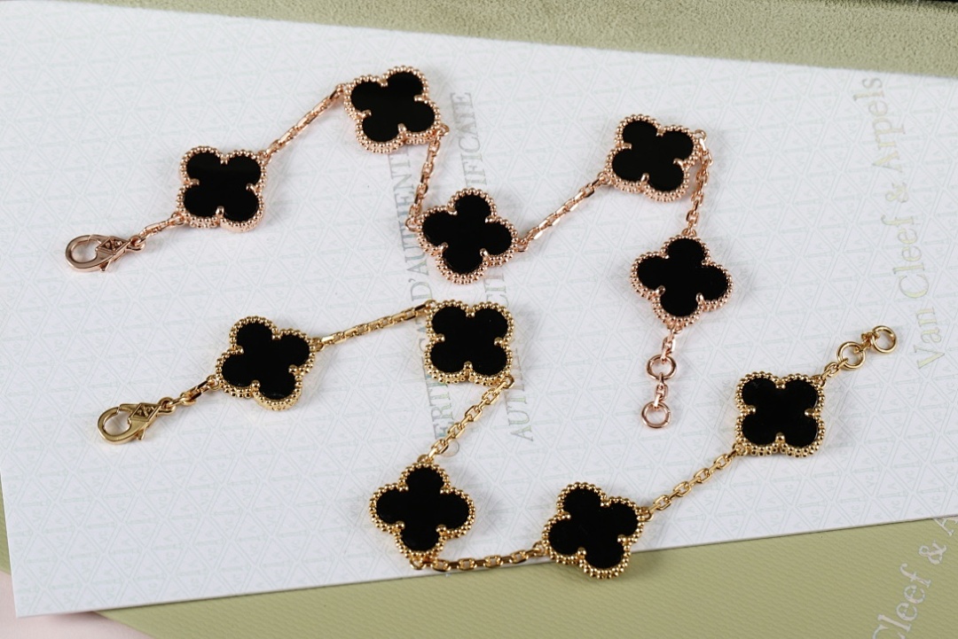 VCA Bracelet 171