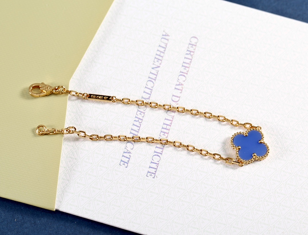VCA Bracelet 187