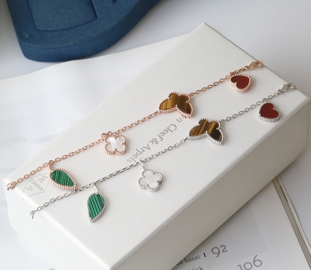 VCA Bracelet 258