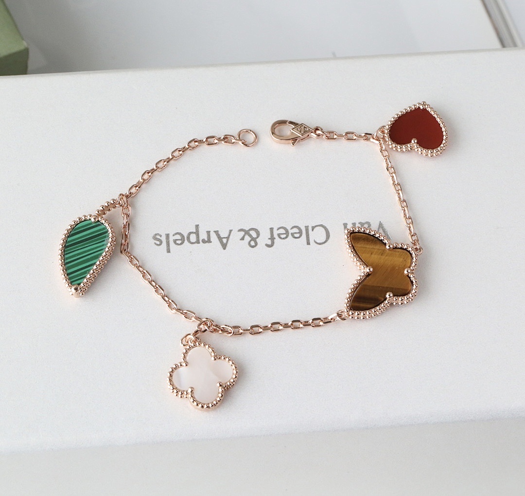 VCA Bracelet 259
