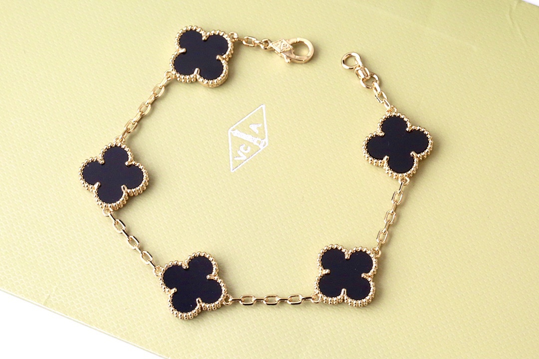 VCA Bracelet 265