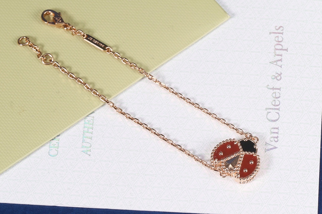 VCA Bracelet 289