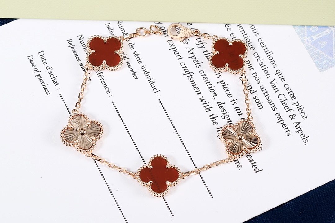 VCA Bracelet 291