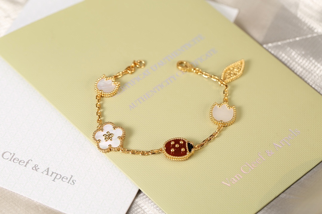 VCA Bracelet 308
