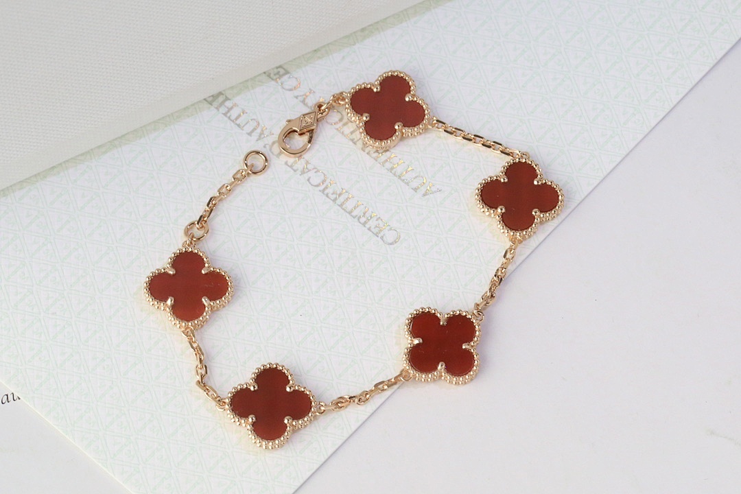 VCA Bracelet 312