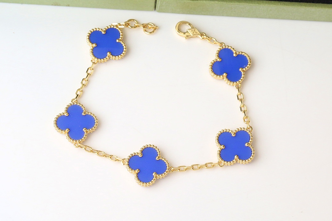 VCA Bracelet 326