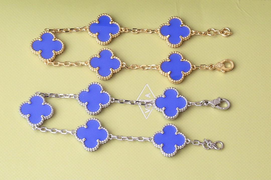 VCA Bracelet 328